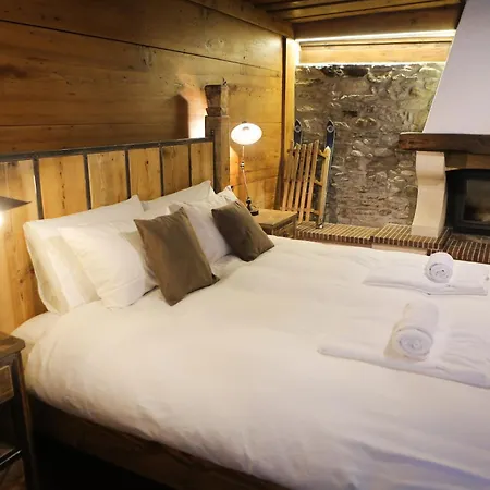 Marmotte Mountain Manor Lodge